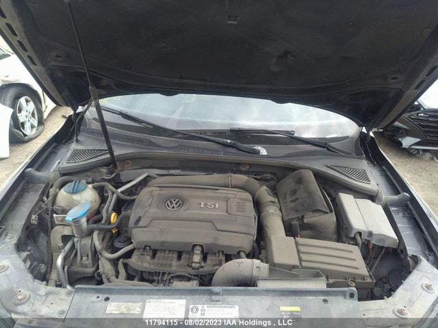 1VWBS7A34FC054703 Volkswagen PASSAT SE