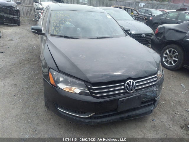 1VWBS7A34FC054703 Volkswagen PASSAT SE