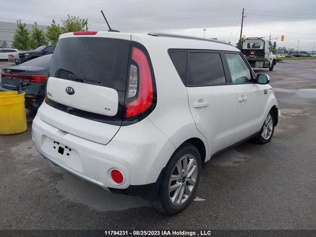KIA SOUL + 2018 KNDJP3A54J7524143 Image 4