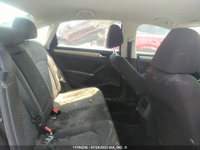 1VWAA7A37LC003139 Volkswagen PASSAT S
