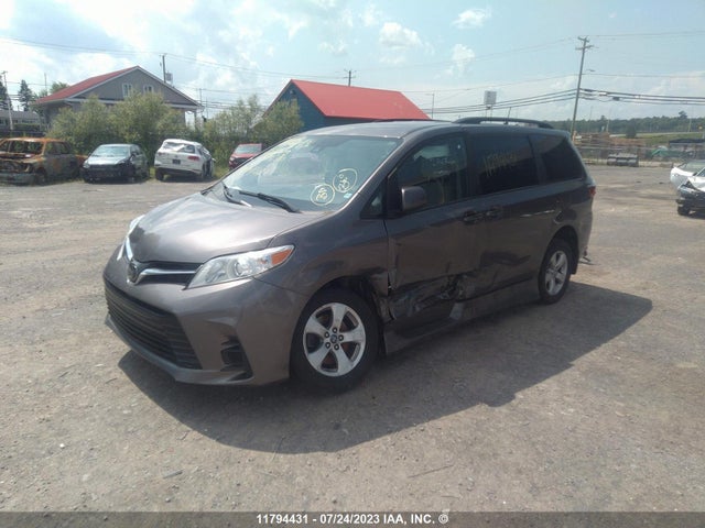 Toyota SIENNA LE 2020 5TDKZ3DC9LS053270 Image 2