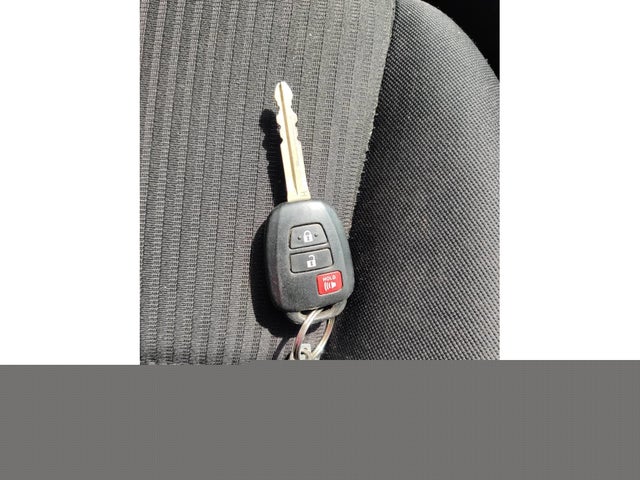 Toyota RAV4 LE 2015 2T3BFREV4FW273656 Image 4