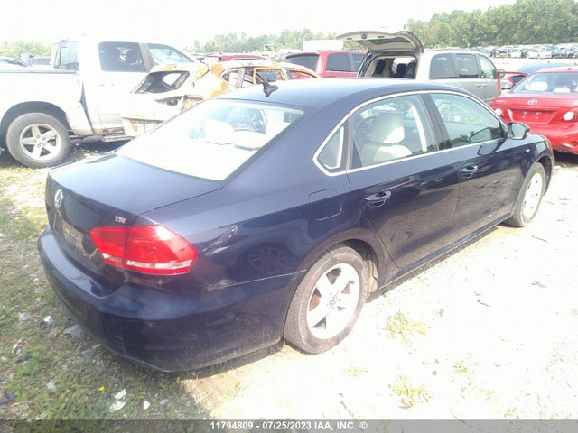 1VWBS7A30EC104298 Volkswagen PASSAT SE