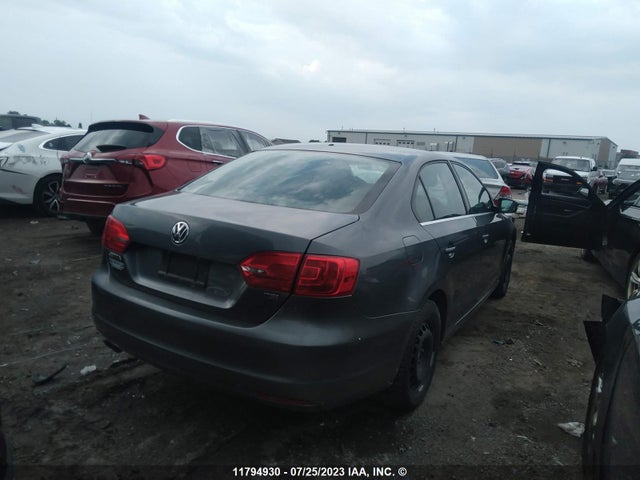 3VWD07AJ2EM397018 Volkswagen JETTA SE