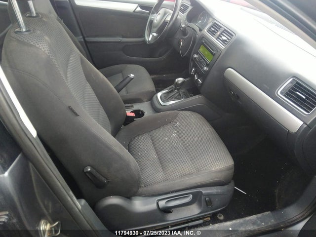3VWD07AJ2EM397018 Volkswagen JETTA SE