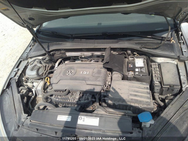 3VW017AU6HM520197 Volkswagen Golf Sportwagen S