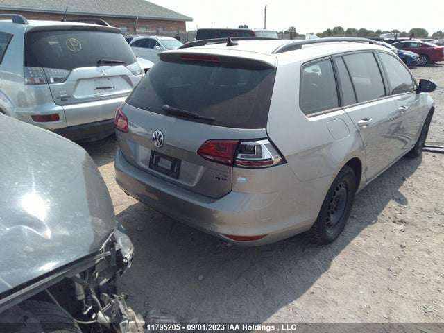 3VW017AU6HM520197 Volkswagen Golf Sportwagen S
