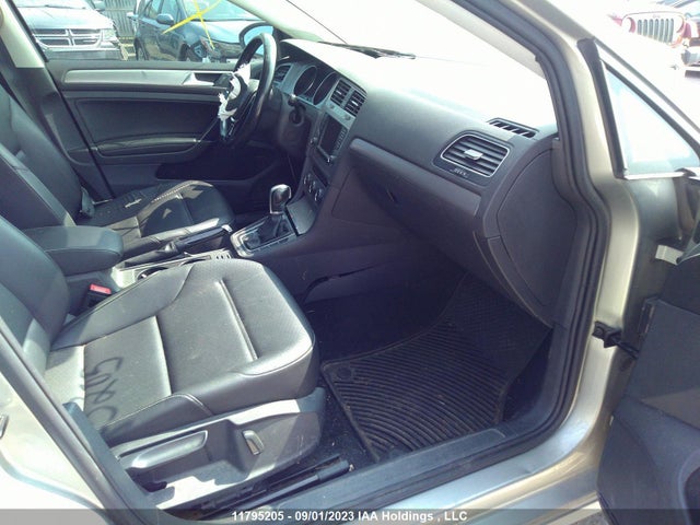3VW017AU6HM520197 Volkswagen Golf Sportwagen S