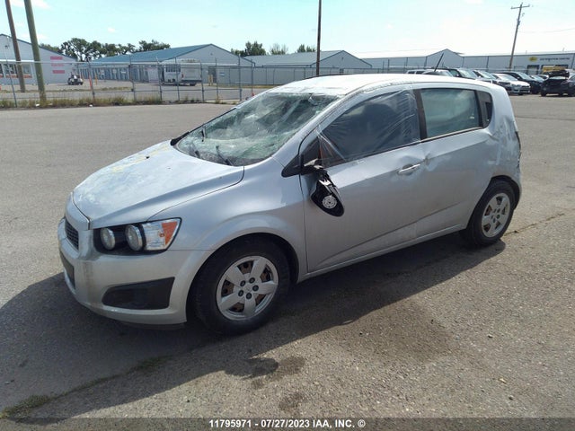 Chevrolet SONIC LS 2015 1G1JA6SH9F4177177 Image 2