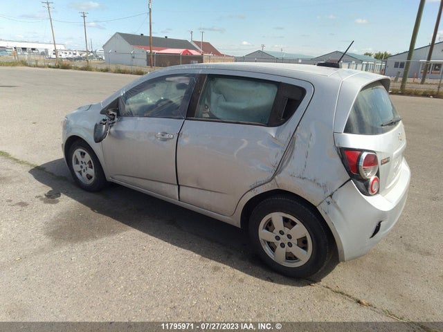 Chevrolet SONIC LS 2015 1G1JA6SH9F4177177 Image 3
