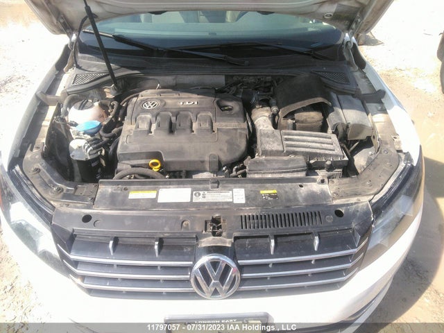 1VWBV7A37FC066402 Volkswagen PASSAT SE