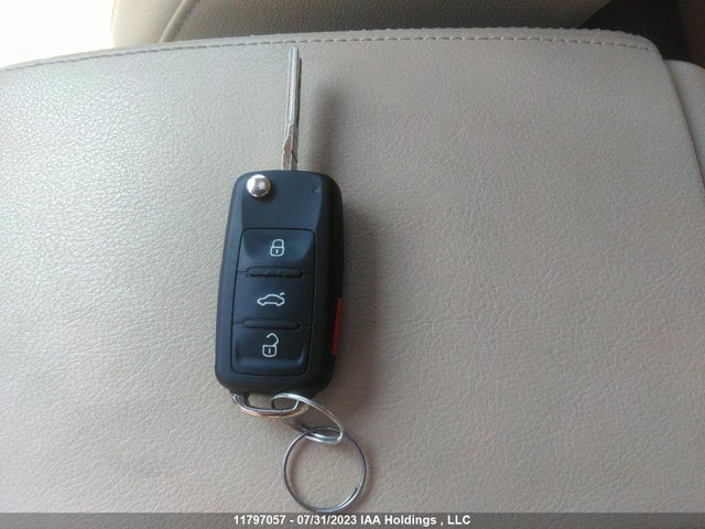 1VWBV7A37FC066402 Volkswagen PASSAT SE