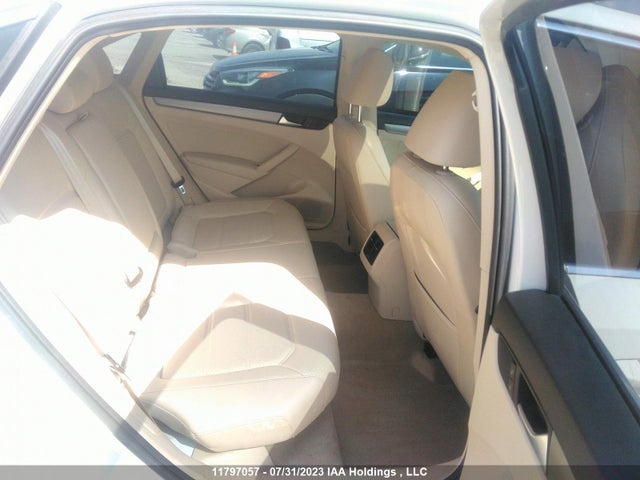 1VWBV7A37FC066402 Volkswagen PASSAT SE