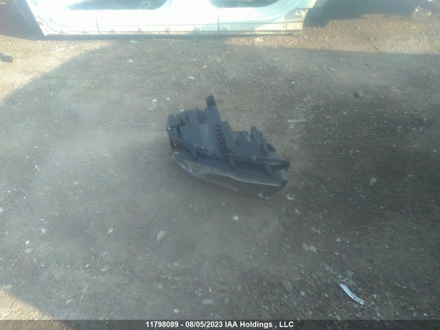 3VV2B7AX4JM102389 Volkswagen Tiguan Se/sel
