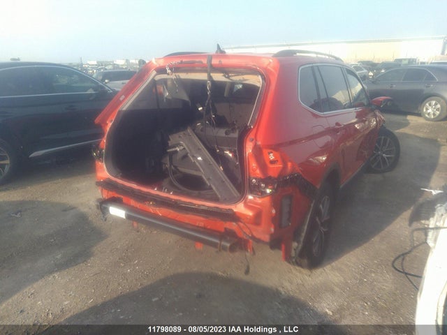 3VV2B7AX4JM102389 Volkswagen Tiguan Se/sel