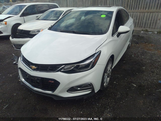 Chevrolet Cruze Premier 2018 1G1BF5SM1J7110562 Image 2