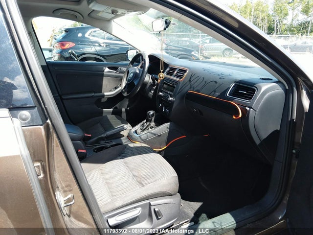 3VWDK7AJ6EM351282 Volkswagen JETTA SE