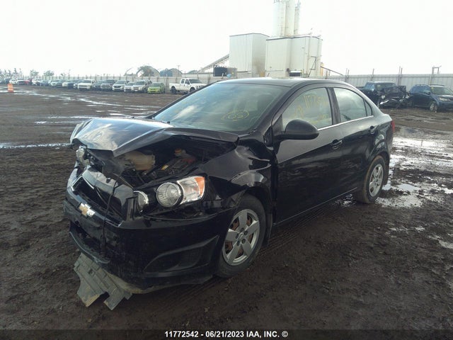 Chevrolet SONIC LT 2016 1G1JC5SB8G4166933 Image 2
