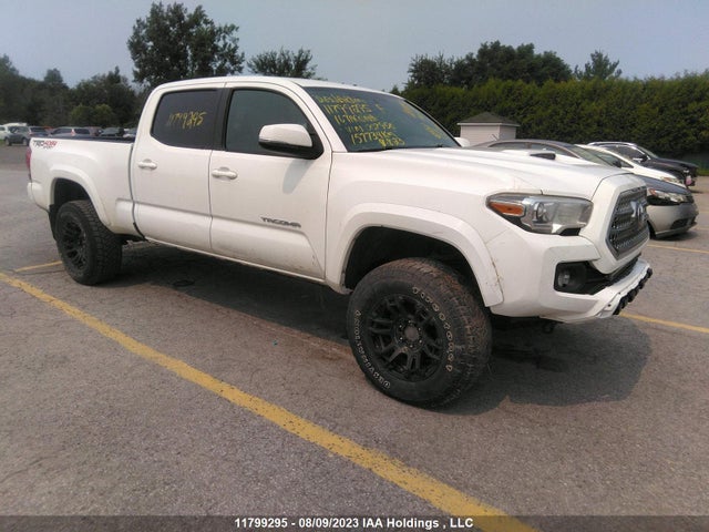 Toyota Tacoma Dbl Cab/sr5/trd Sport/or 2016 5TFDZ5BN9GX007950 zdjęcie główne