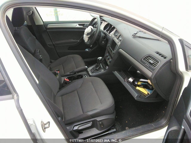 3VW017AU9HM520260 Volkswagen Golf Sportwagen S