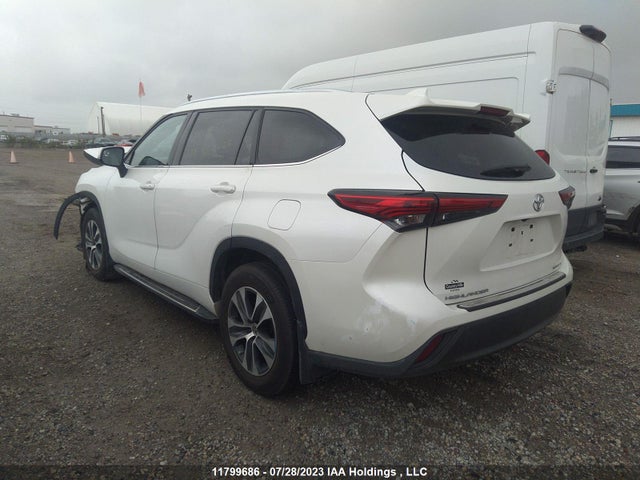 Toyota Highlander Xle 2021 5TDGZRBH9MS523242 Image 3