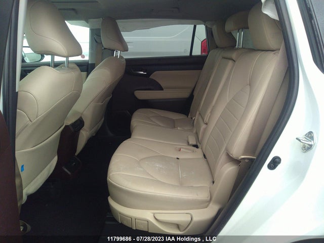 Toyota Highlander Xle 2021 5TDGZRBH9MS523242 Image 8