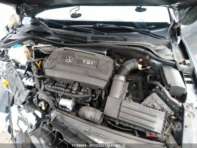 3VWD07AJ1FM227900 Volkswagen JETTA SE