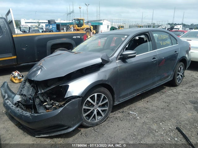 3VWD07AJ1FM227900 Volkswagen JETTA SE