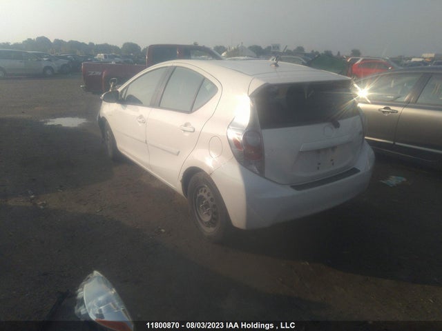 Toyota PRIUS 2014 JTDKDTB39E1064710 Image 3
