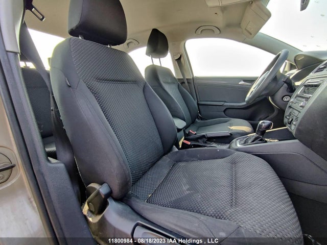 3VW2K7AJ5EM240567 Volkswagen JETTA S