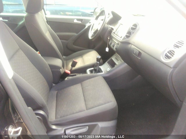 WVGKV7AX4GW002870 Volkswagen Tiguan Trendline
