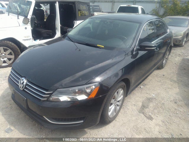 Volkswagen Passat Trendline 2014 1VWAS7A33EC107739 Image 2