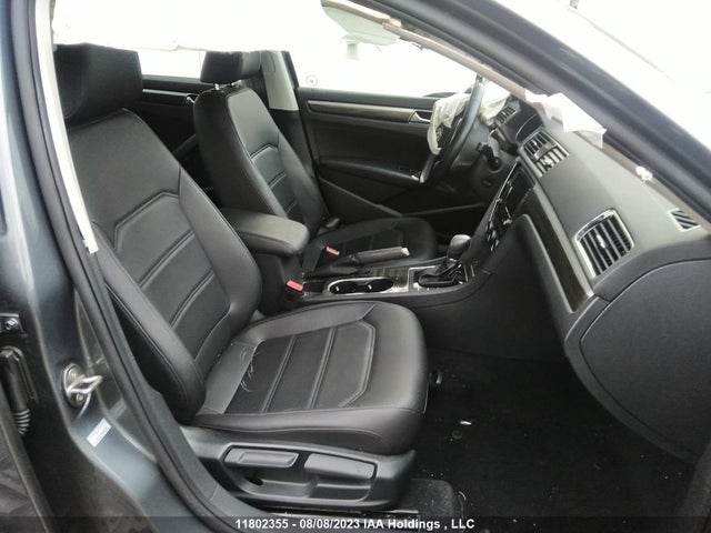 1VWBA7A38JC038273 Volkswagen PASSAT SE