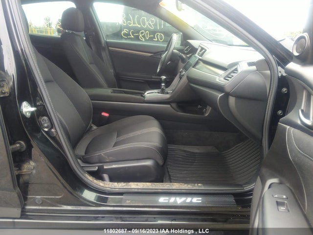 11802687 :رقم المزاد ، SHHFK7G42HU303590 vin ، 2017 Honda Civic Hatchback Sport مزاد بيع