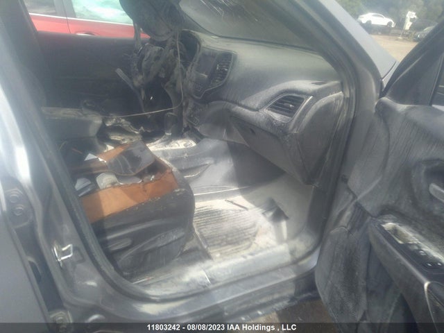 1C4PJMCB8KD279452 Jeep Cherokee Latitude