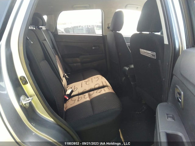 JA4AJ3AU3HZ612196 Mitsubishi RVR SE