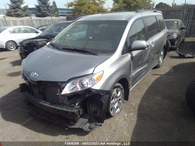 Toyota SIENNA 2017 5TDKZ3DC4HS845771 Image 2