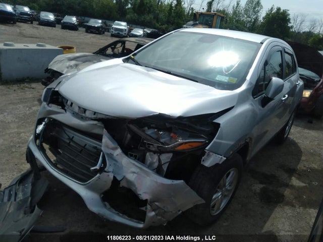 Chevrolet TRAX LS 2020 KL7CJKSB8LB325330 Image 2