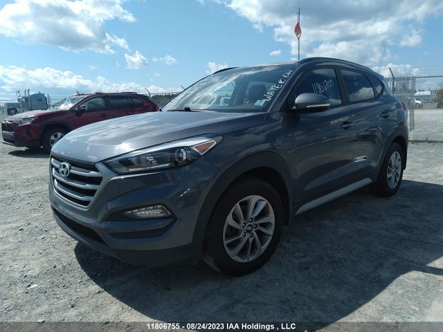 Hyundai TUCSON SE 2018 KM8J3CA42JU831245 Image 2