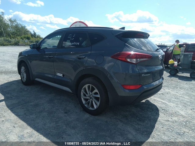 Hyundai TUCSON SE 2018 KM8J3CA42JU831245 Image 3