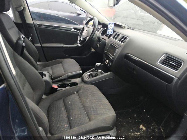3VWD07AJ2FM296630 Volkswagen Jetta Sedan Comfortline/trendline+