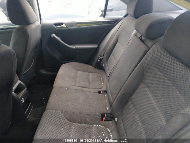 3VWD07AJ2FM296630 Volkswagen Jetta Sedan Comfortline/trendline+