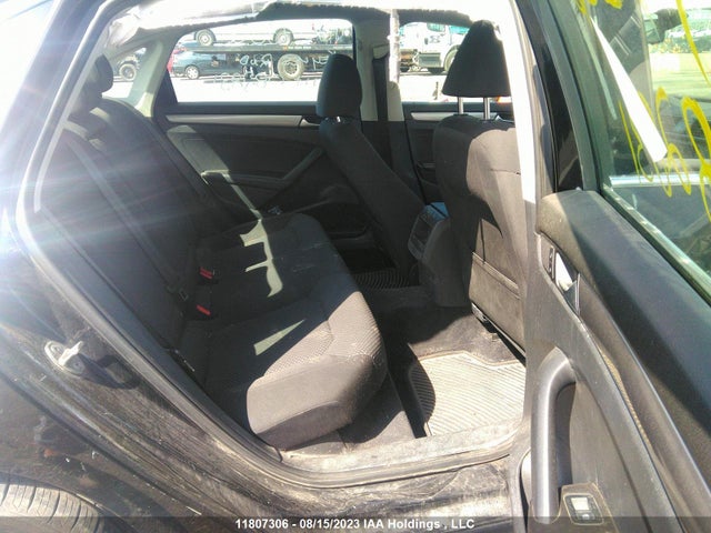 1VWAV7A36FC082831 Volkswagen Passat Trendline