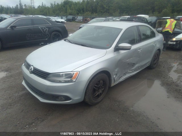 3VWDL7AJ1EM270378 Volkswagen Jetta Sedan Comfortline/highline
