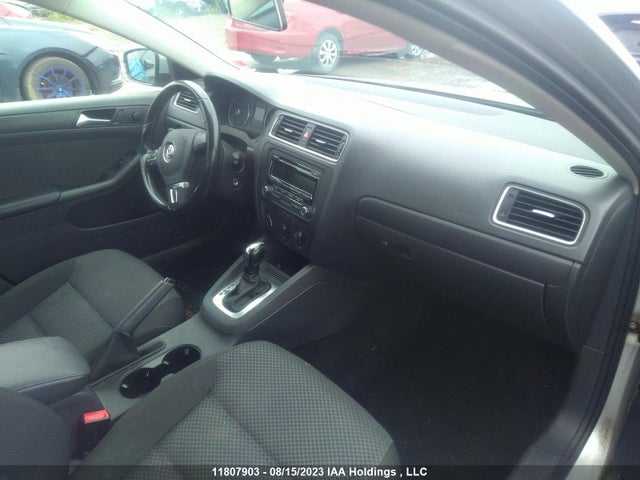 3VWDL7AJ1EM270378 Volkswagen Jetta Sedan Comfortline/highline