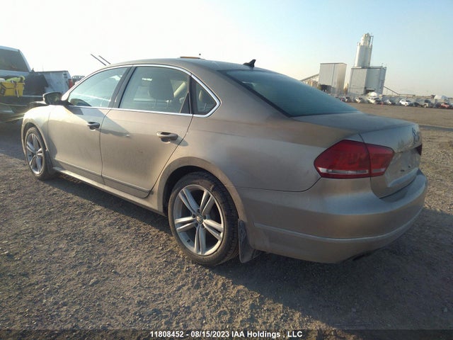 1VWCS7A39FC095588 Volkswagen Passat Highline
