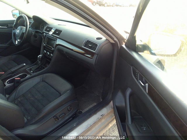 1VWCS7A39FC095588 Volkswagen Passat Highline