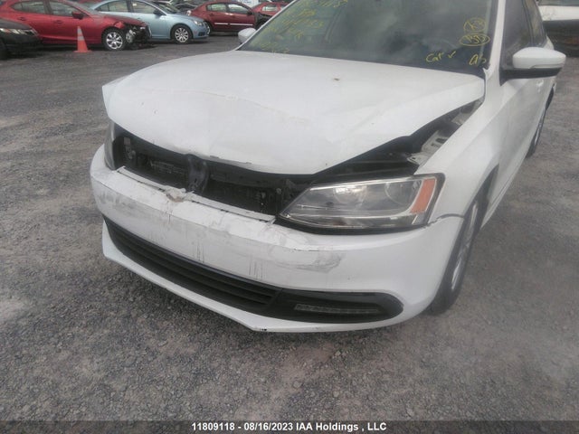 3VWDK7AJ8EM414933 Volkswagen Jetta Sedan Comfortline