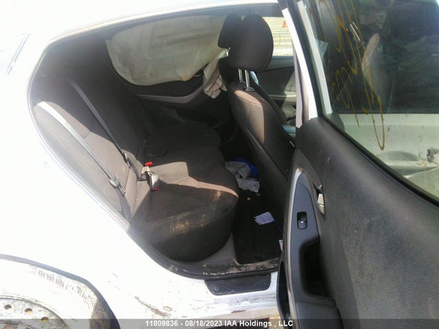 Hyundai ELANTRA GL 2016 5NPDH4AE5GH702887 Image 8