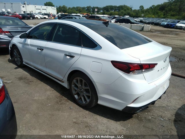Hyundai Sonata Ultimate 2019 5NPE34AB2KH818386 Image 3